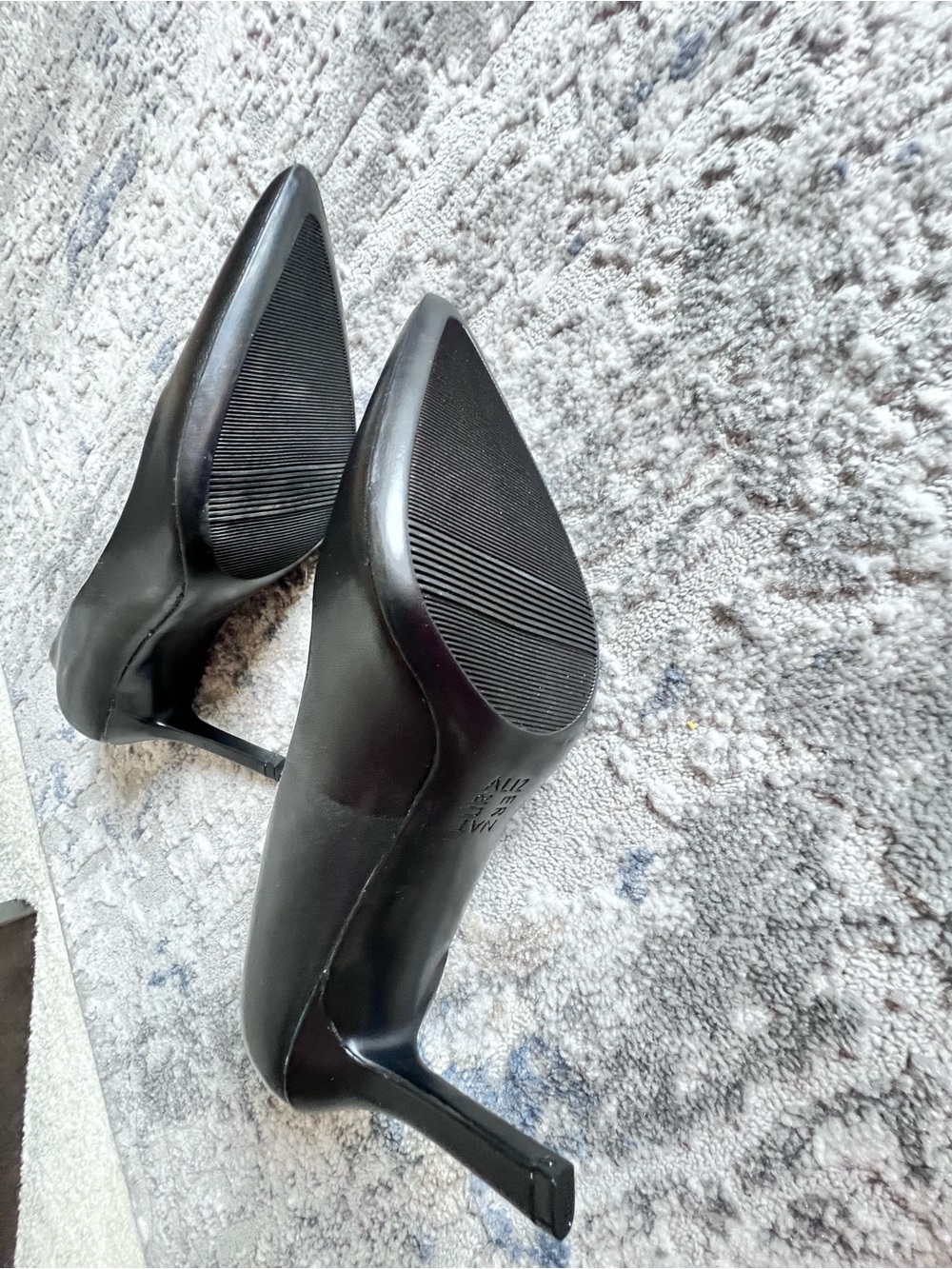 Natulazer Black Pointed-Toe Leather Pumps - Picture 6 of 9